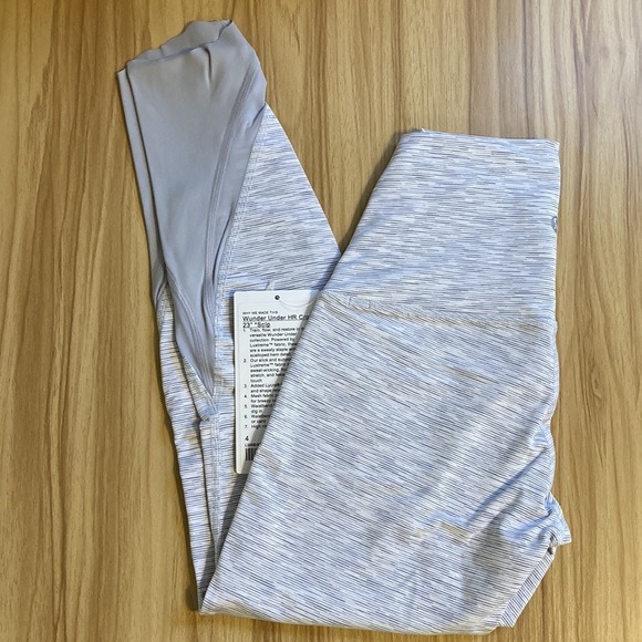 🔥 Lululemon Wunder Under 23” White Motif Size 4 or 6 - Picture 9 of 14